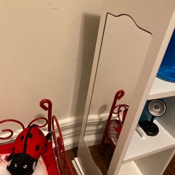 Doll bed with spinning tower - Picture 4 of 5